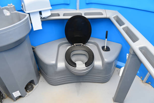 Best Luxury portable toilet rental  in Neffs, OH